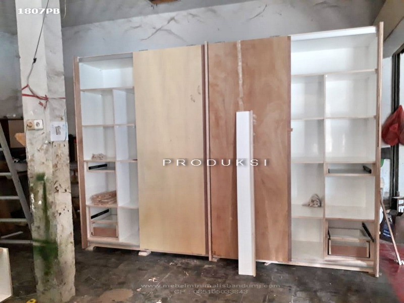 Kamar Set Minimalis Bu Rima 1807PB