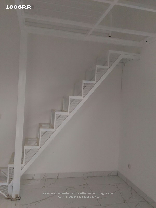 Lemari Pakaian Bawah Tangga Pak Asep 1806RR