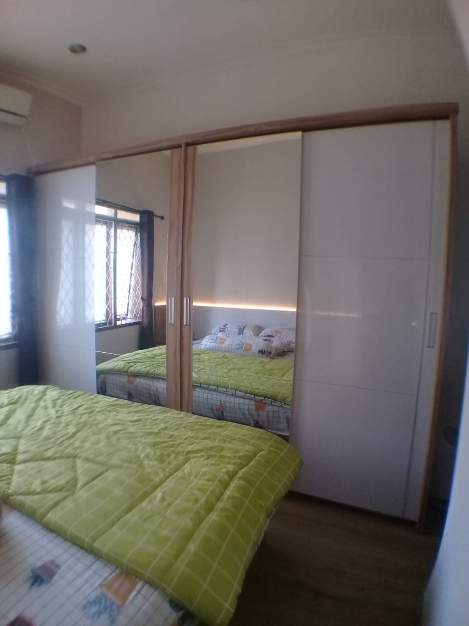 Kamar Set Minimalis Bu Rima 1807PB