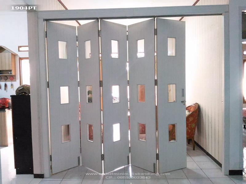 Partisi Pintu Putih Bu Frida 1904PT