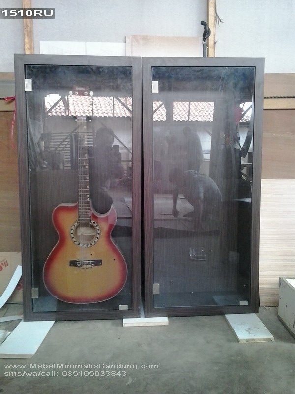 Lemari Pajang Gitar 1510RU