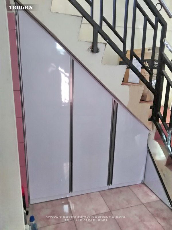 Rak Bawah Tangga Kecil Bu Dwi 1806RS